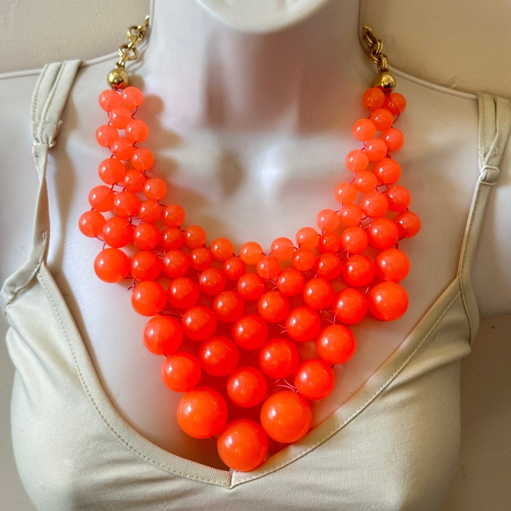 Kate Spade New York Dotz Bib Necklace Pink Bauble Lucite Statement Beaded 20"